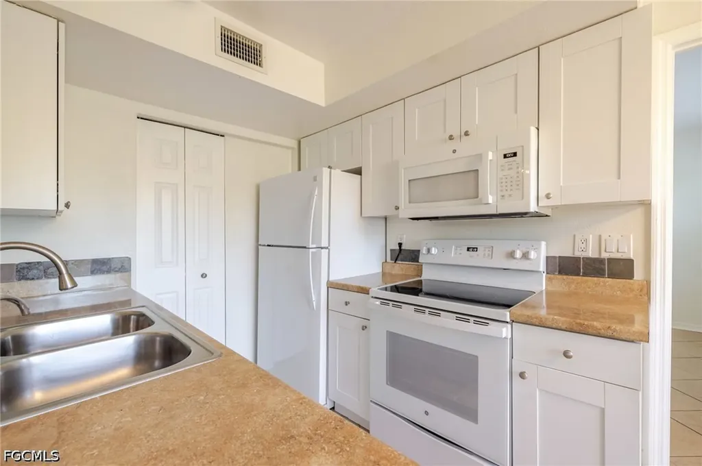12561 Equestrian Circle Fort Myers FL 33907