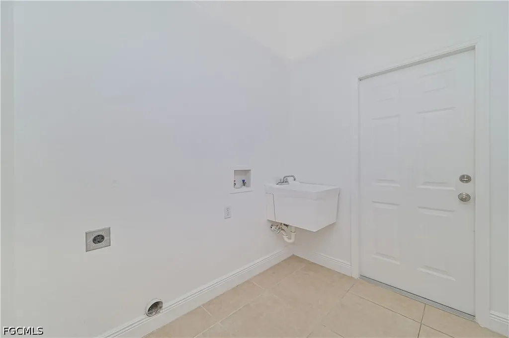 2236 SW 14th Place Cape Coral FL 33991