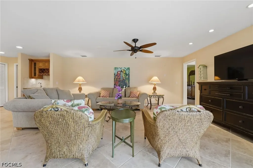 1941 Princess Court Naples FL 34110