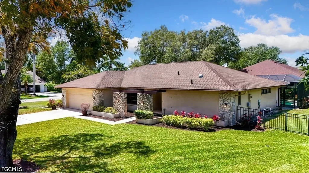 1941 Princess Court Naples FL 34110
