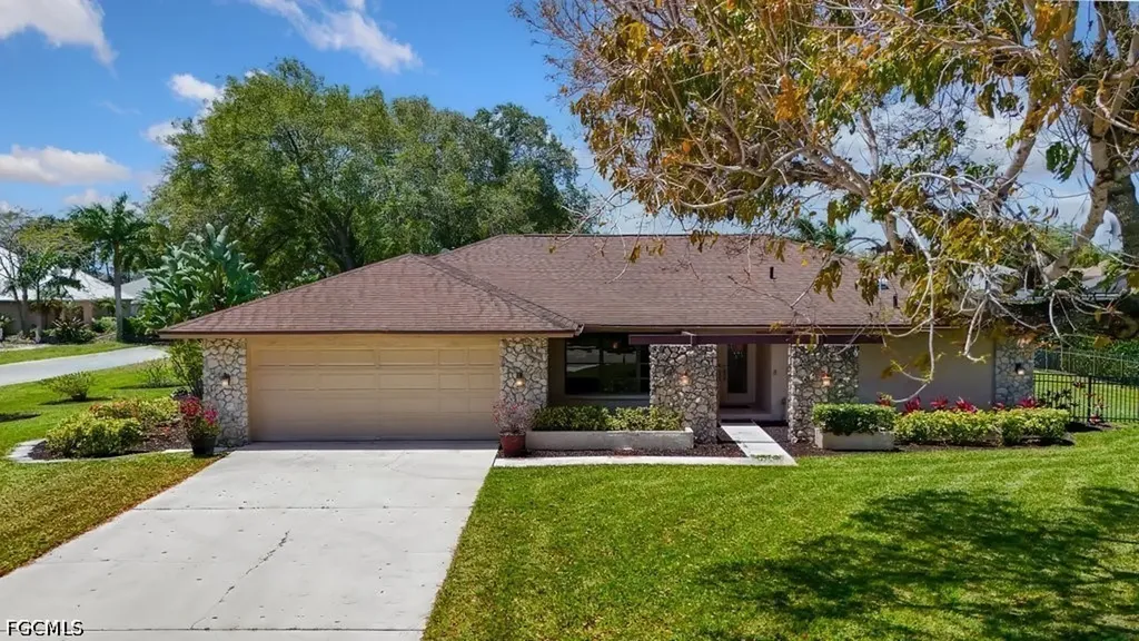1941 Princess Court Naples FL 34110