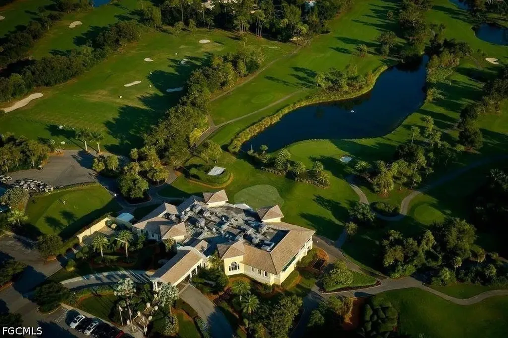 1941 Princess Court Naples FL 34110
