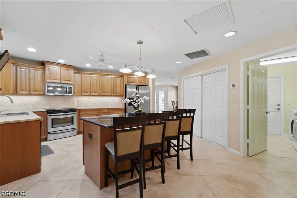1941 Princess Court Naples FL 34110