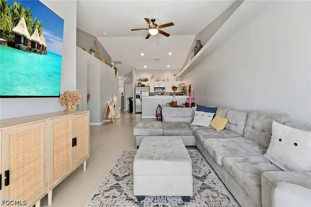 1023 / 1025 Andalusia Boulevard Cape Coral FL 33909