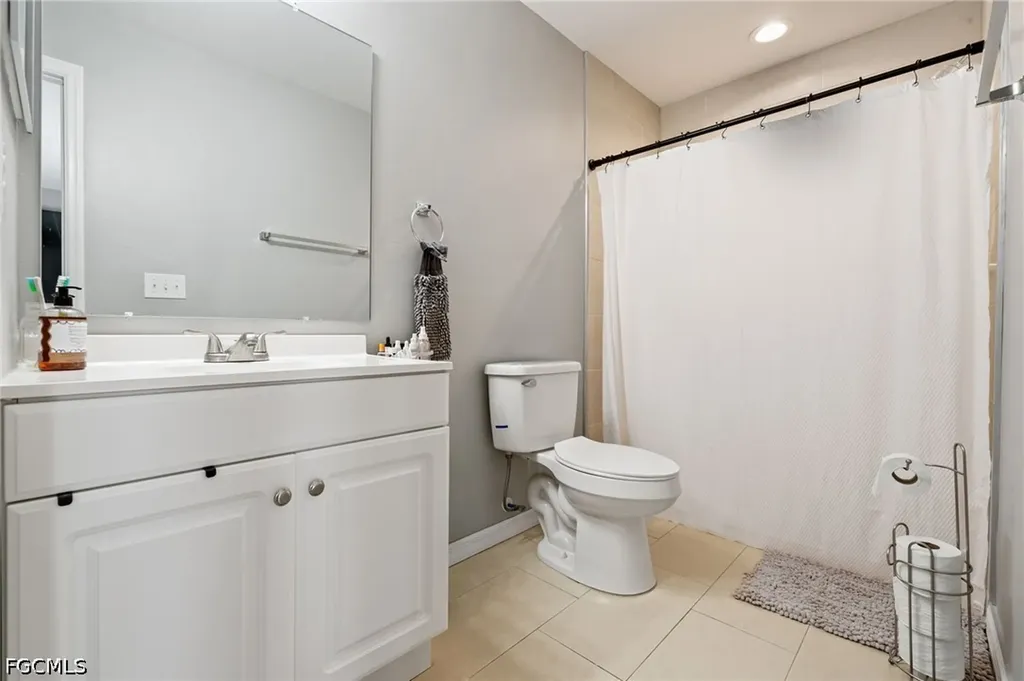 1023 / 1025 Andalusia Boulevard Cape Coral FL 33909