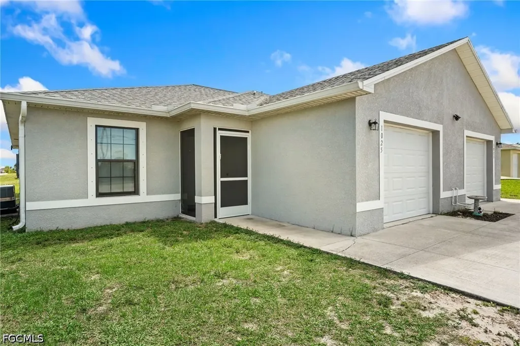 1023 / 1025 Andalusia Boulevard Cape Coral FL 33909