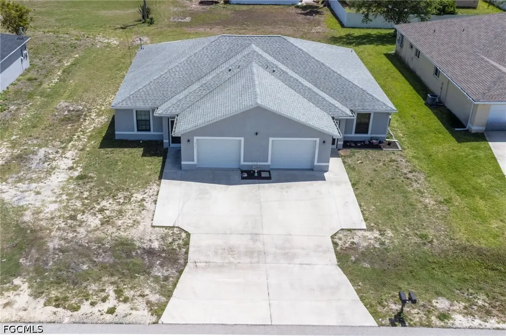 1023 / 1025 Andalusia Boulevard Cape Coral FL 33909
