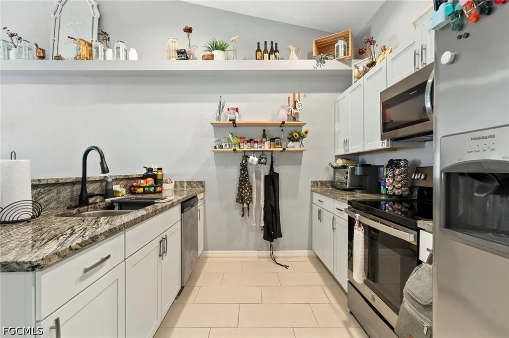 1023 / 1025 Andalusia Boulevard Cape Coral FL 33909