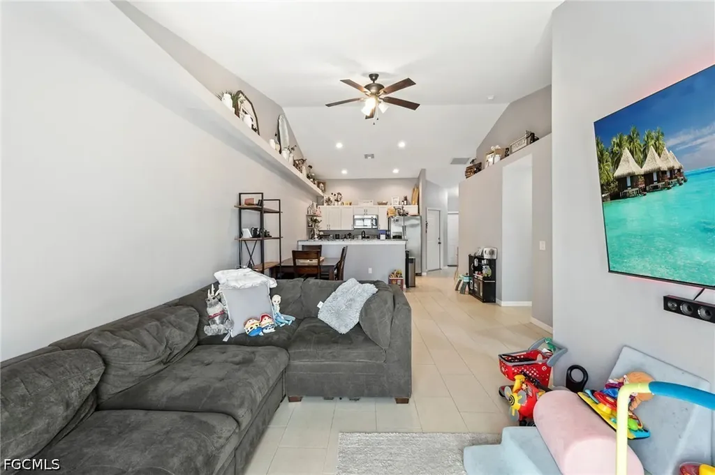1023 / 1025 Andalusia Boulevard Cape Coral FL 33909
