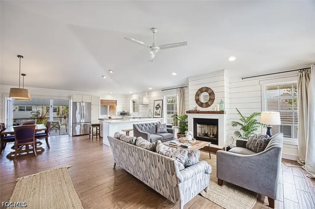 220 Palm Lake Drive Sanibel FL 33957