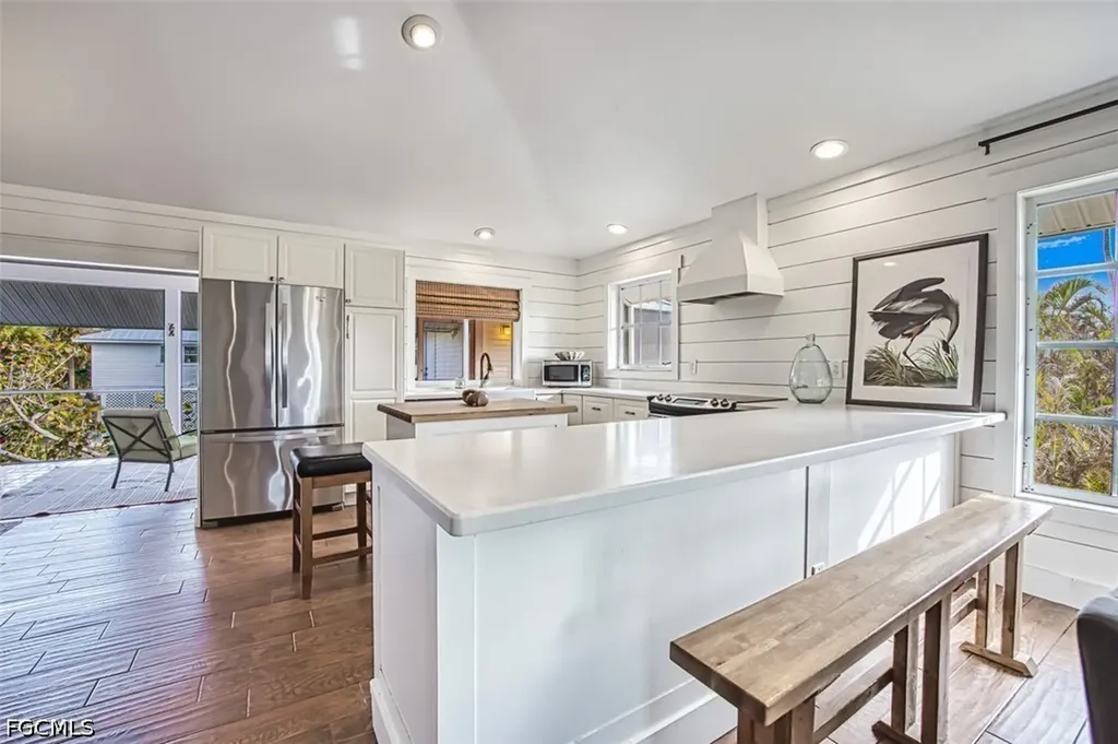 220 Palm Lake Drive Sanibel FL 33957