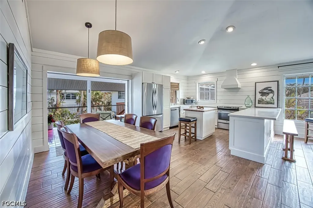 220 Palm Lake Drive Sanibel FL 33957