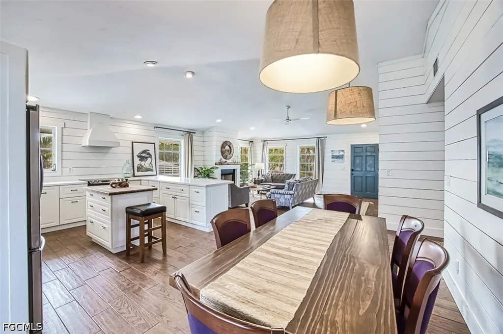 220 Palm Lake Drive Sanibel FL 33957