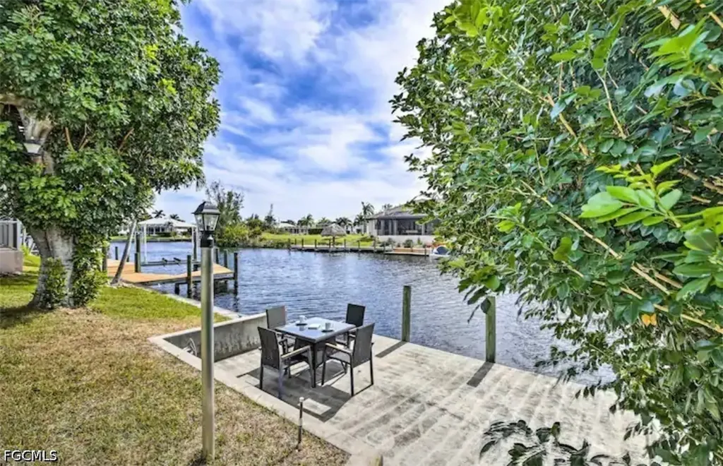 2806 SW 38th Terrace Cape Coral FL 33914