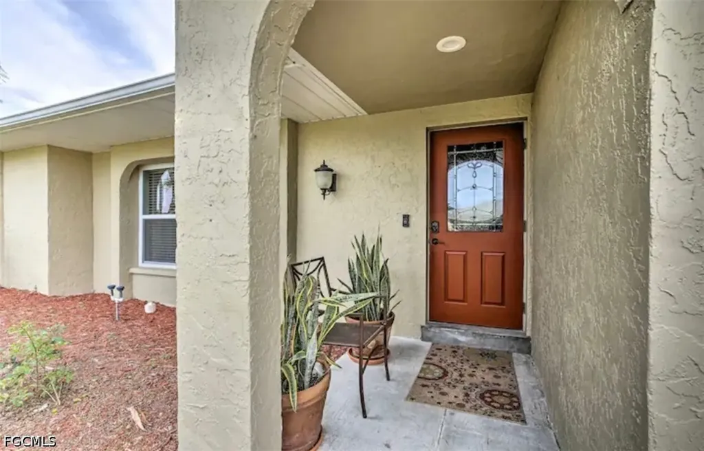 2806 SW 38th Terrace Cape Coral FL 33914