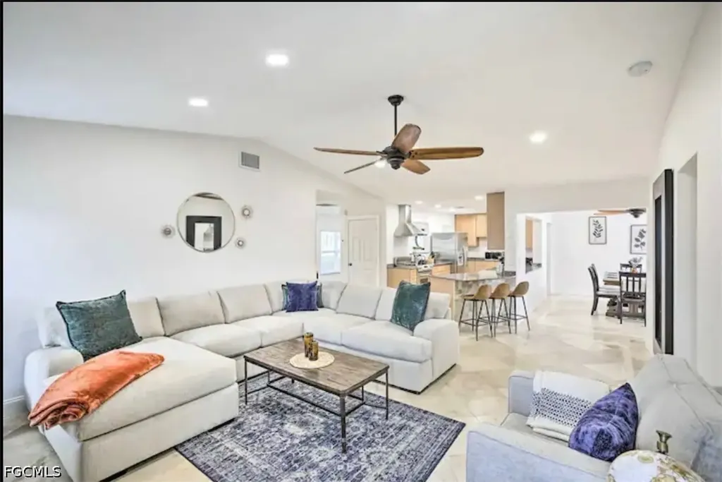 2806 SW 38th Terrace Cape Coral FL 33914