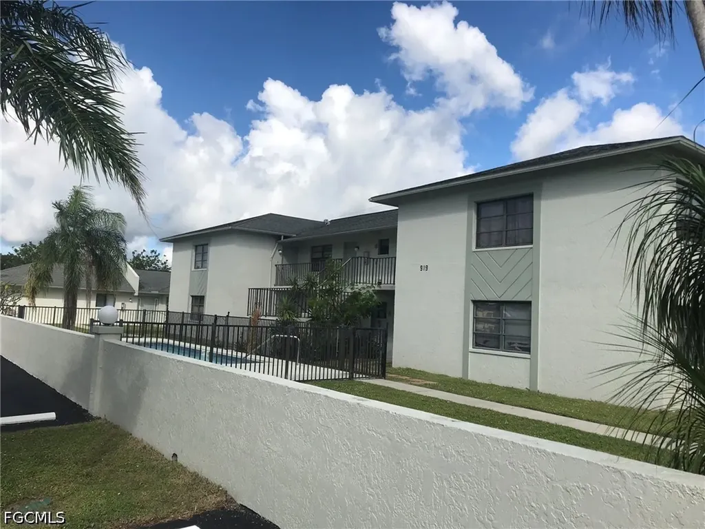 919 SE 8th Terrace Cape Coral FL 33990