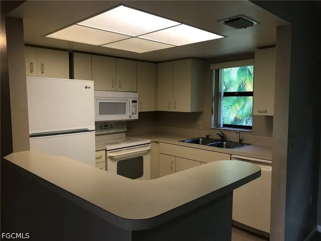 919 SE 8th Terrace Cape Coral FL 33990