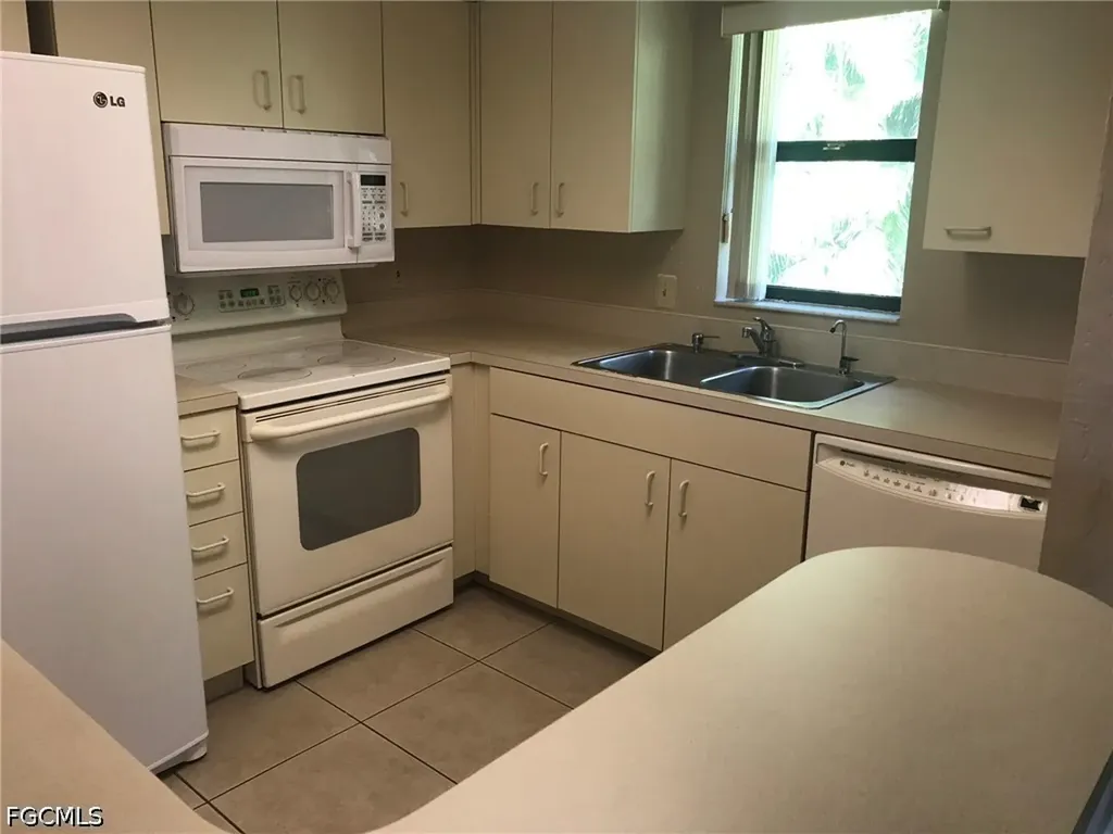 919 SE 8th Terrace Cape Coral FL 33990