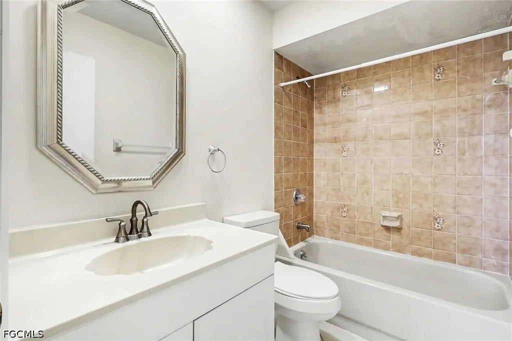 3739 SW 9th Avenue Cape Coral FL 33914