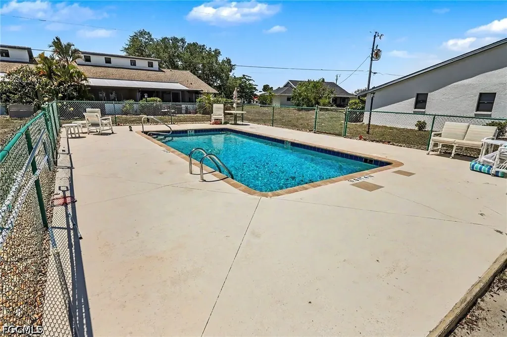 3739 SW 9th Avenue Cape Coral FL 33914