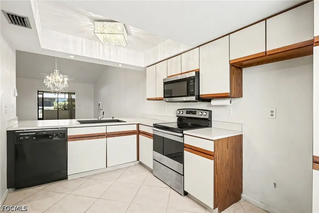 3739 SW 9th Avenue Cape Coral FL 33914