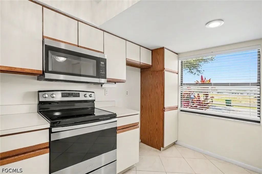 3739 SW 9th Avenue Cape Coral FL 33914
