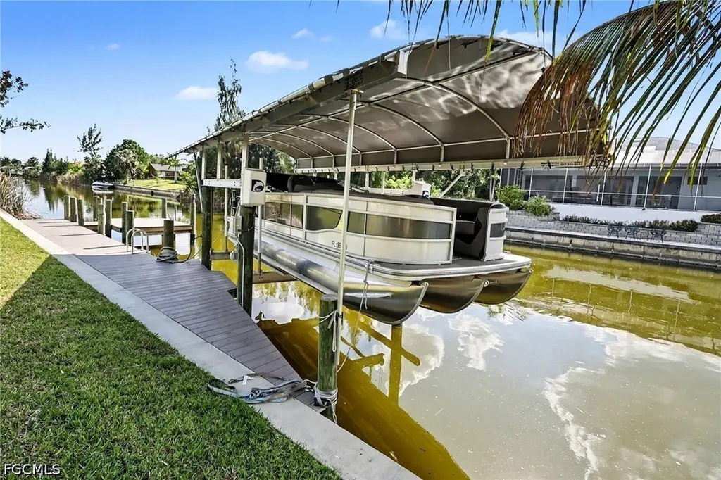 1732 SW 17th Avenue Cape Coral FL 33991