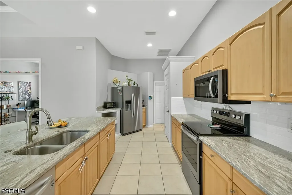 404 NE 18th Avenue Cape Coral FL 33909