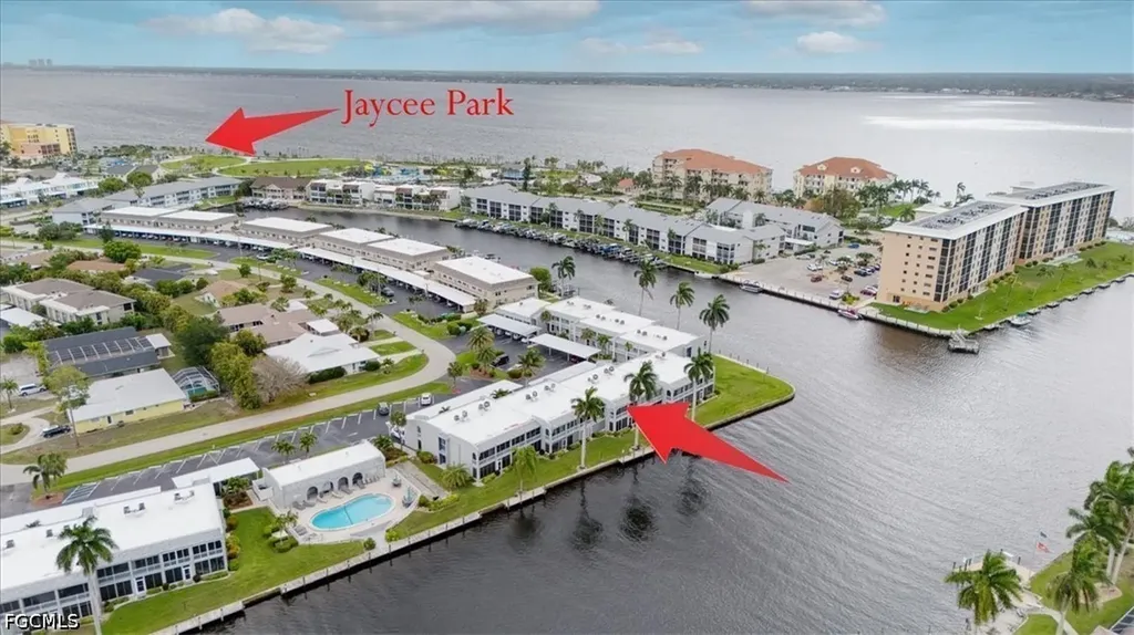 1926 SE 43rd Street Cape Coral FL 33904