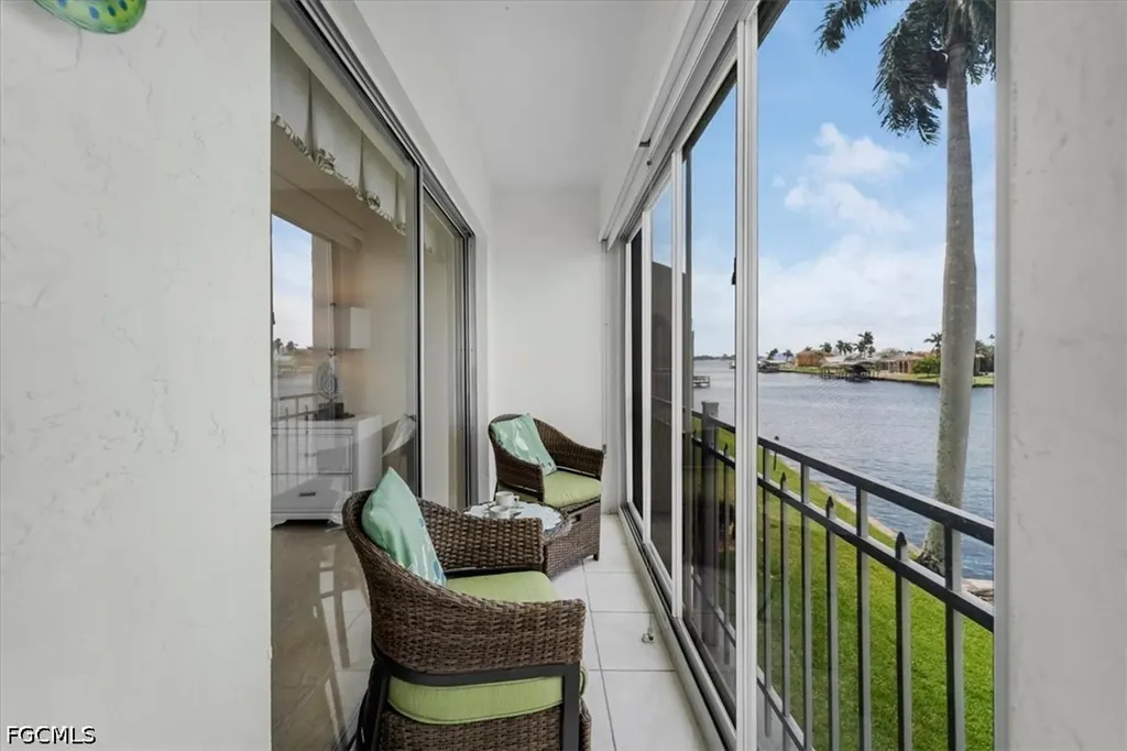 1926 SE 43rd Street Cape Coral FL 33904