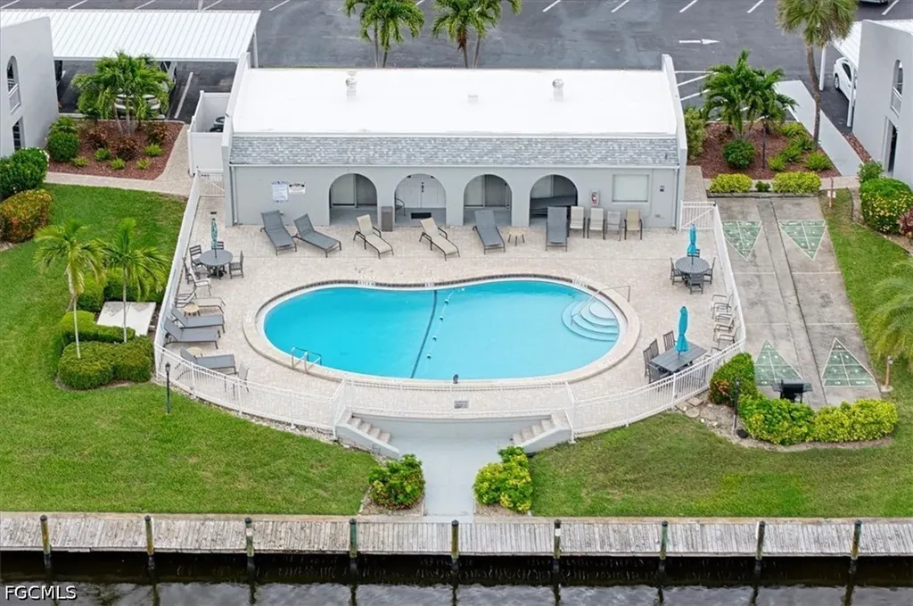 1926 SE 43rd Street Cape Coral FL 33904
