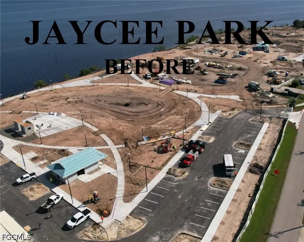 1926 SE 43rd Street Cape Coral FL 33904