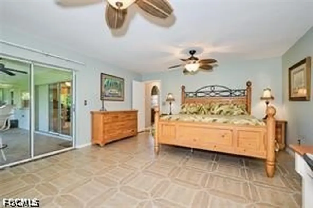 140 SE 8th Street Cape Coral FL 33990