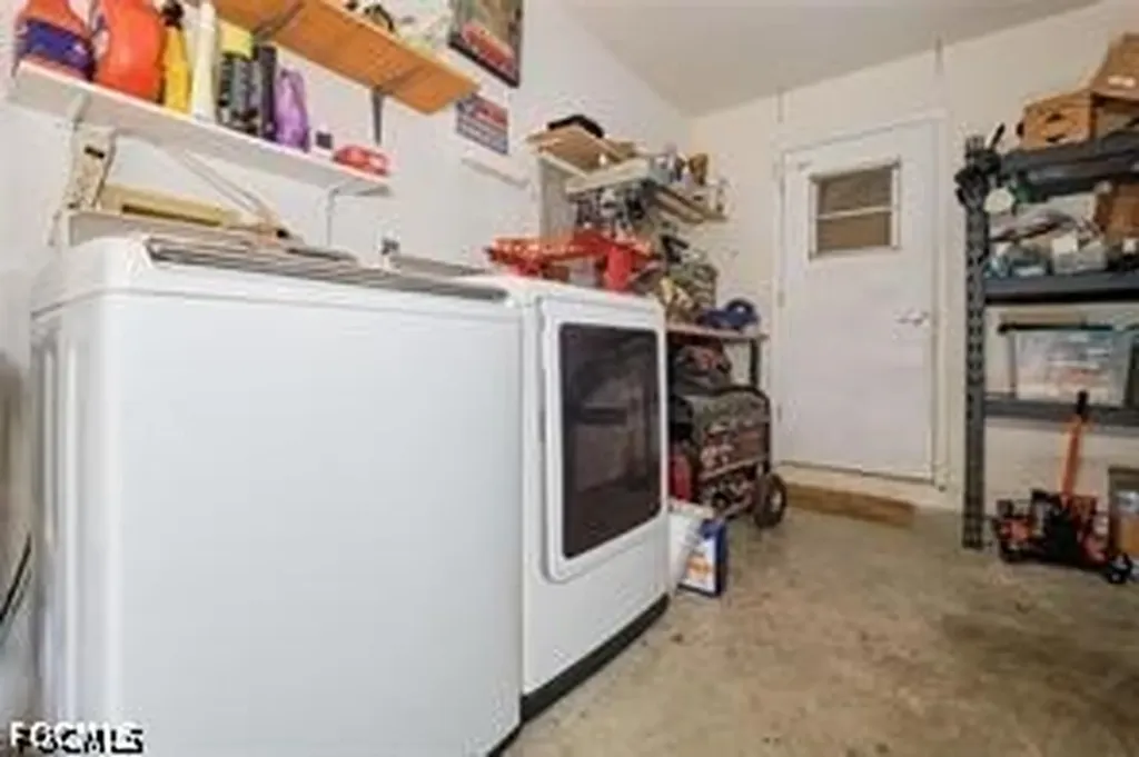 140 SE 8th Street Cape Coral FL 33990