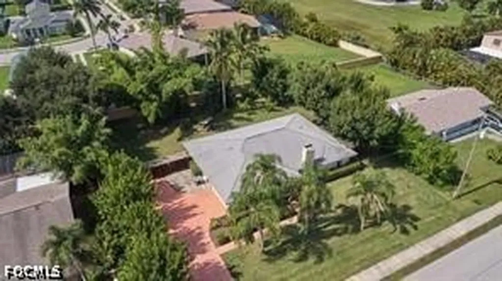 140 SE 8th Street Cape Coral FL 33990