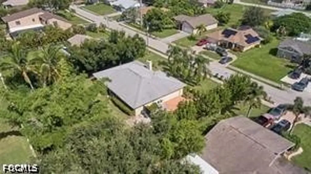 140 SE 8th Street Cape Coral FL 33990
