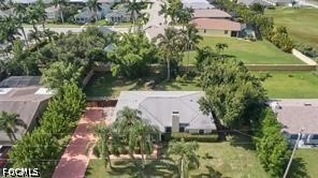 140 SE 8th Street Cape Coral FL 33990