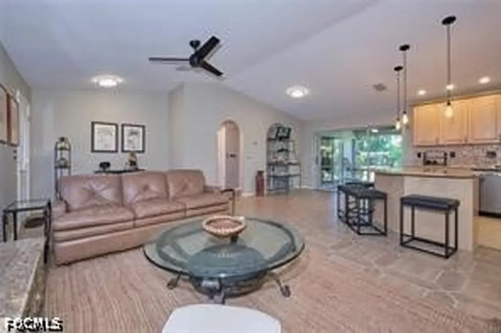 140 SE 8th Street Cape Coral FL 33990