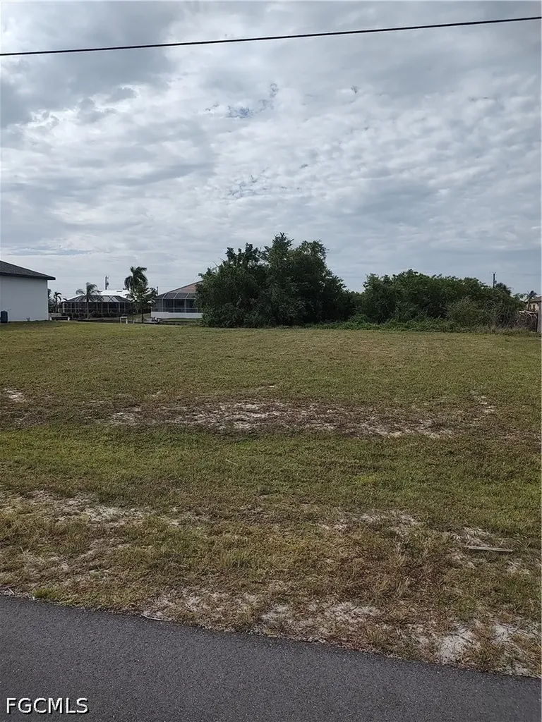 2714 NW 10th Street Cape Coral FL 33993