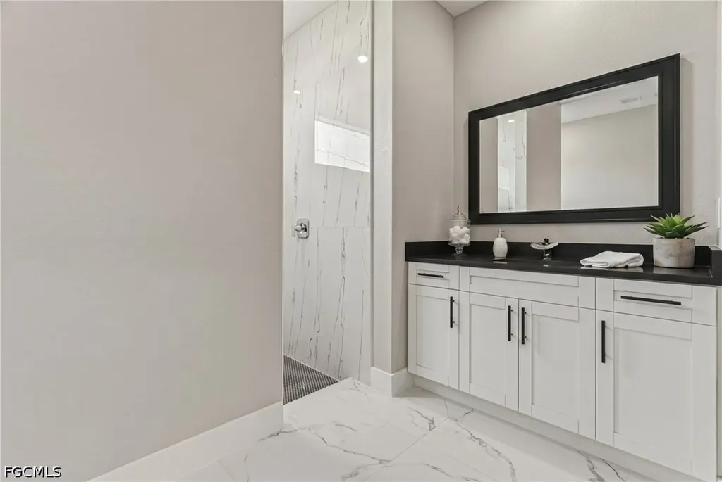 2108 NE 15th Terrace Cape Coral FL 33909
