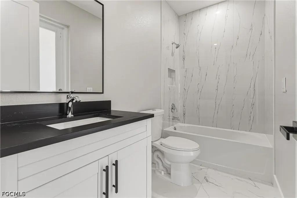 2108 NE 15th Terrace Cape Coral FL 33909