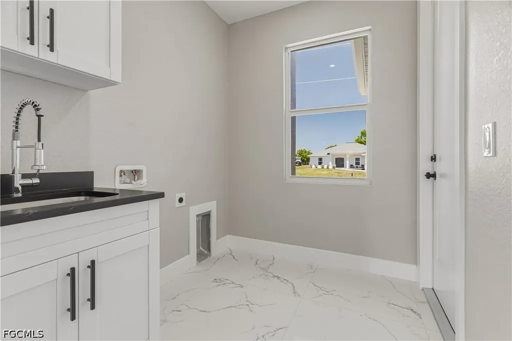 2108 NE 15th Terrace Cape Coral FL 33909