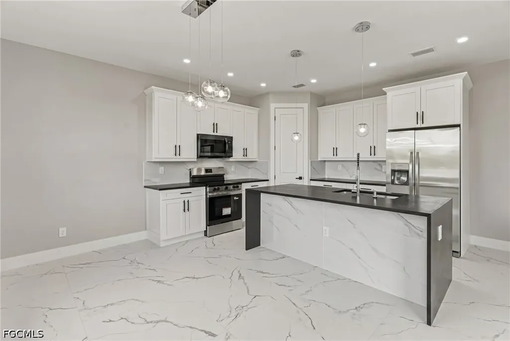 2108 NE 15th Terrace Cape Coral FL 33909