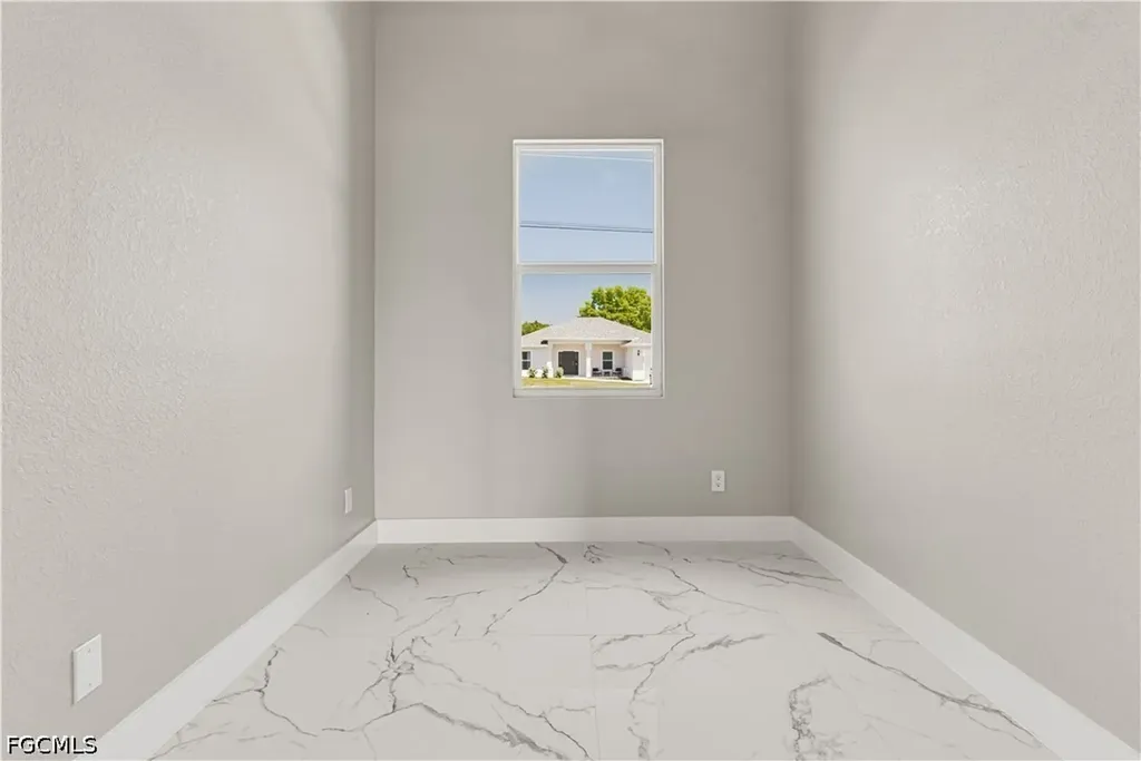 2108 NE 15th Terrace Cape Coral FL 33909