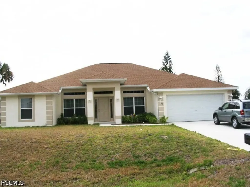20 Hampton Avenue Lehigh Acres FL 33936