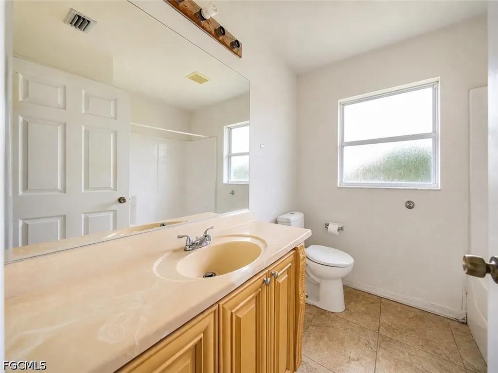 20 Hampton Avenue Lehigh Acres FL 33936