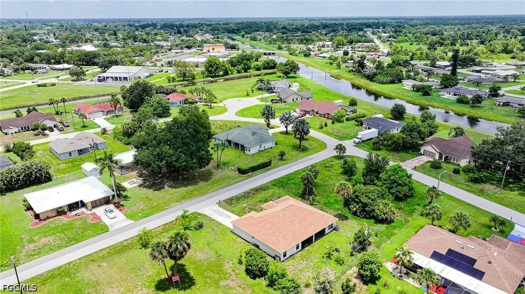 20 Hampton Avenue Lehigh Acres FL 33936