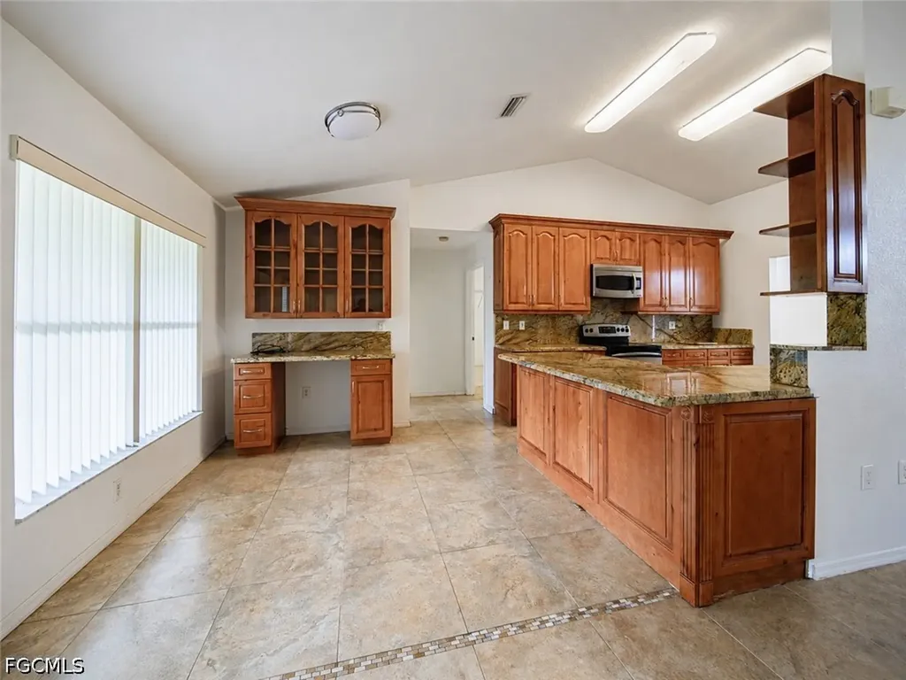 20 Hampton Avenue Lehigh Acres FL 33936