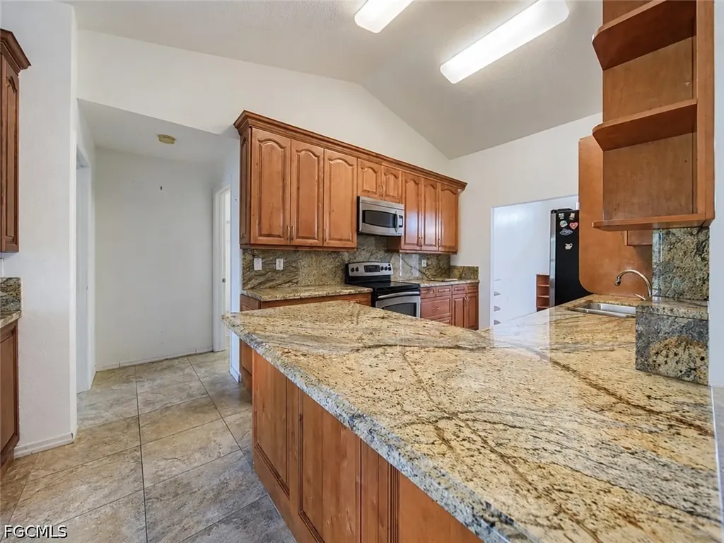 20 Hampton Avenue Lehigh Acres FL 33936